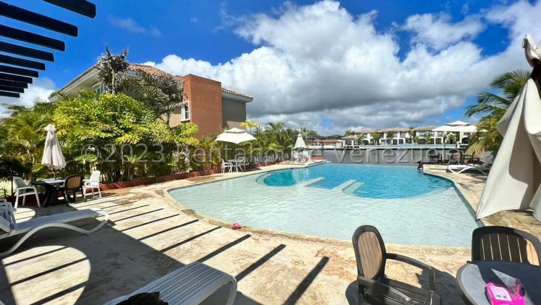 Townhouse (1 Nivel) en Venta en Puerto Encantado, Miranda - 19