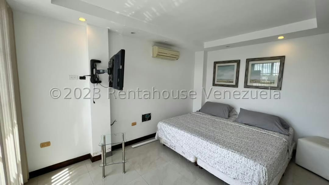 Townhouse (1 Nivel) en Venta en Puerto Encantado, Miranda - 29