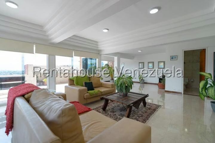 Apartamento (Multiples Niveles) en Venta en Las Esmeraldas, Distrito Metropolitano - 18