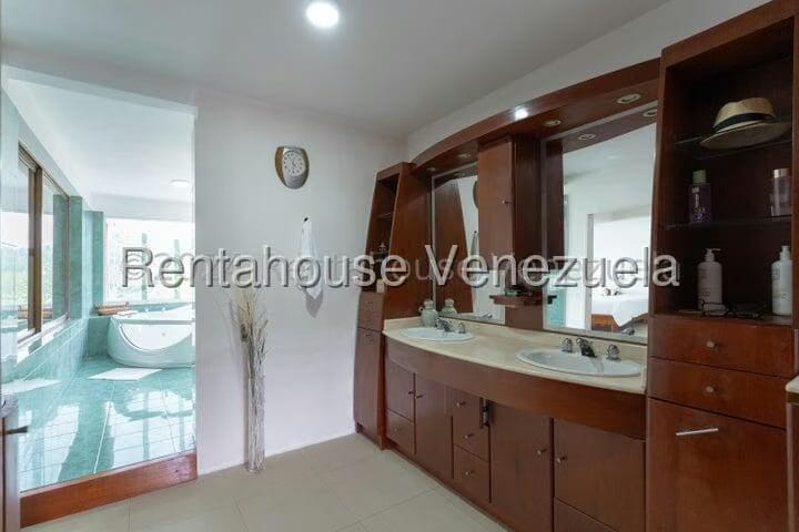 Apartamento (Multiples Niveles) en Venta en Las Esmeraldas, Distrito Metropolitano - 31