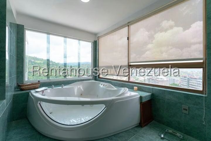Apartamento (Multiples Niveles) en Venta en Las Esmeraldas, Distrito Metropolitano - 34