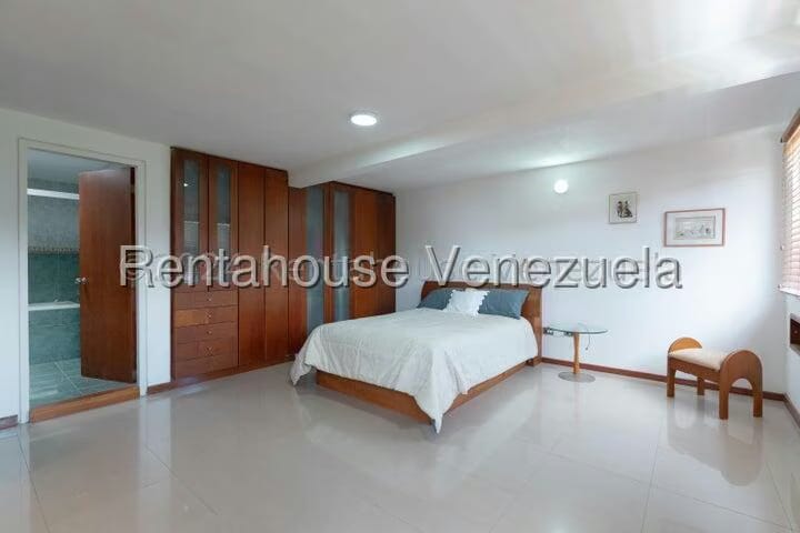 Apartamento (Multiples Niveles) en Venta en Las Esmeraldas, Distrito Metropolitano - 48