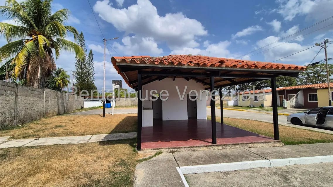 Casa (1 Nivel) en Venta en Centro, Lara - 28