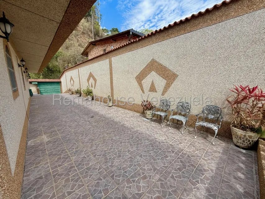 Casa (Multipes Niveles) en Venta en El Cafetal, Distrito Metropolitano - 2