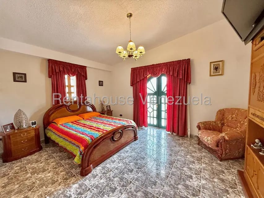 Casa (Multipes Niveles) en Venta en El Cafetal, Distrito Metropolitano - 25