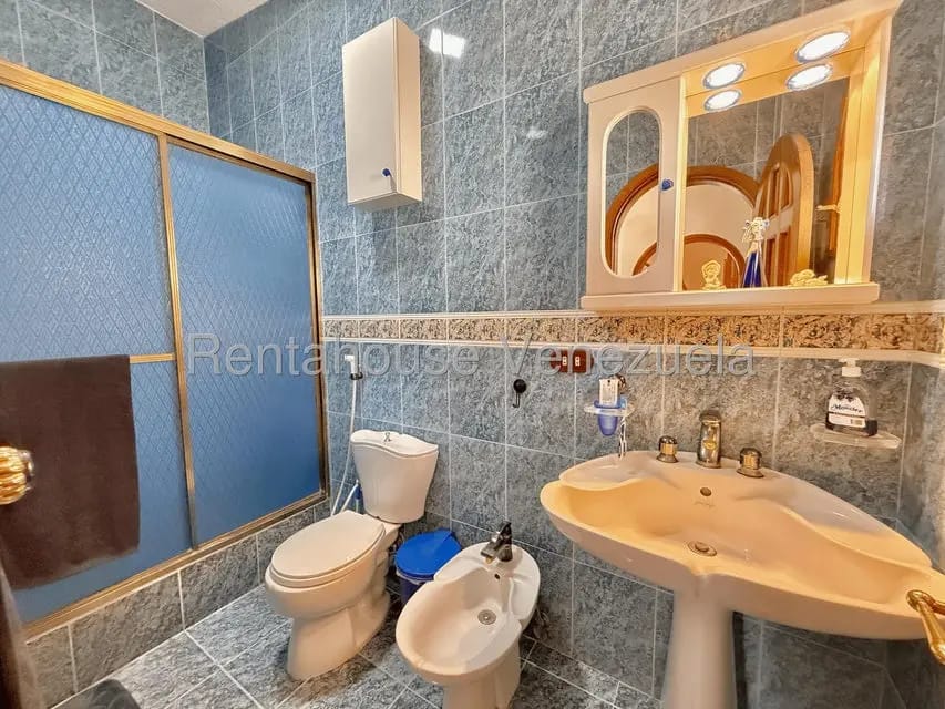 Casa (Multipes Niveles) en Venta en El Cafetal, Distrito Metropolitano - 30