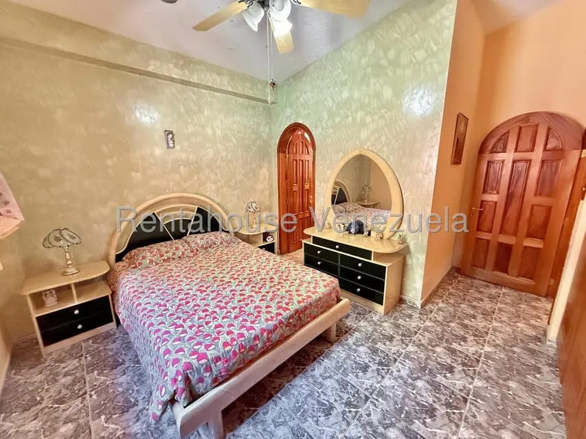 Casa (Multipes Niveles) en Venta en El Cafetal, Distrito Metropolitano - 32