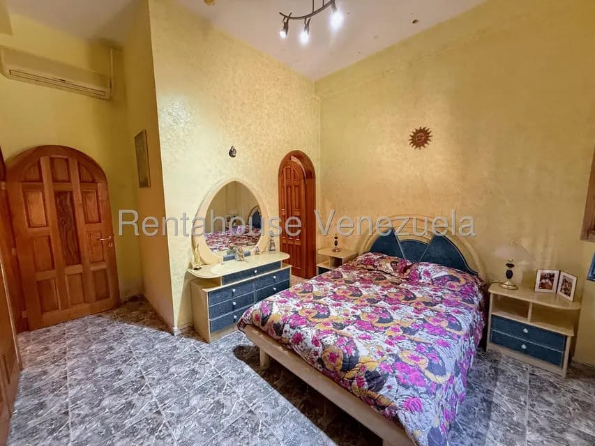 Casa (Multipes Niveles) en Venta en El Cafetal, Distrito Metropolitano - 36