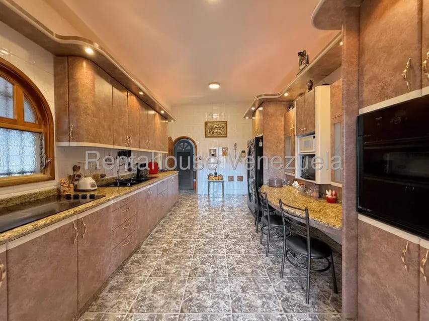 Casa (Multipes Niveles) en Venta en El Cafetal, Distrito Metropolitano - 39