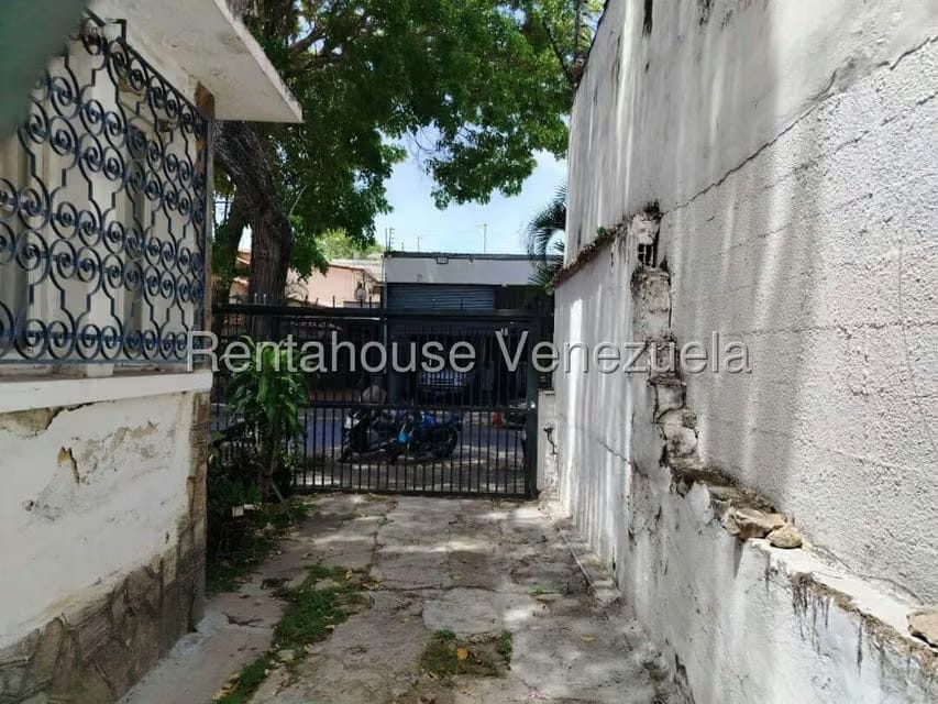 Casa (1 Nivel) en Venta en Santa Monica, Distrito Metropolitano - 43
