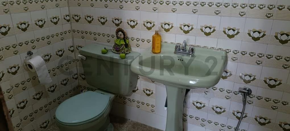 Casa en venta para uso comercial o habitacional en Porlamar, Nueva Esparta - 11