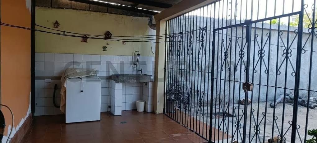 Casa en venta para uso comercial o habitacional en Porlamar, Nueva Esparta - 4