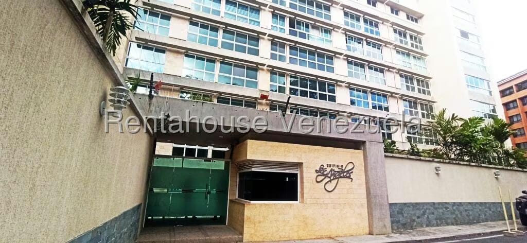 Apartamento (Duplex) en Venta en Lomas de Las Mercedes, Distrito Metropolitano - 2