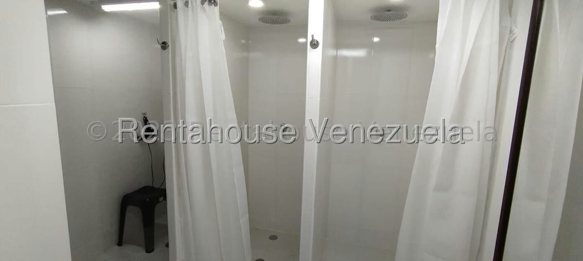 Comercial (Local Comercial) en Venta en Prados del Este, Distrito Metropolitano - 23