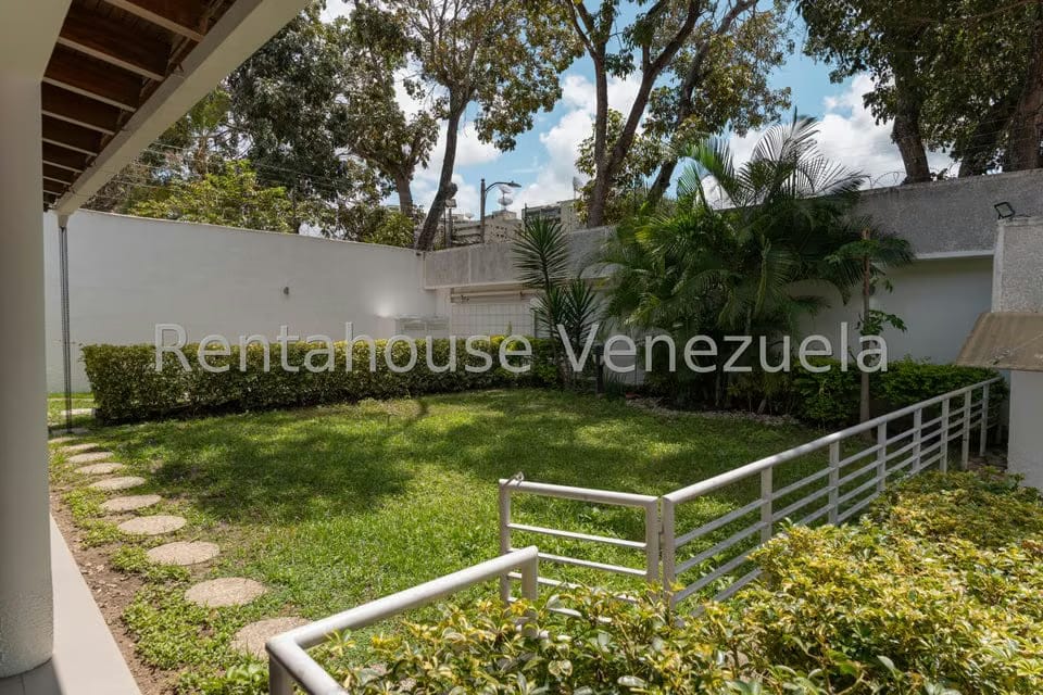 Casa (Duplex) en Venta en Santa Fe Norte, Distrito Metropolitano - 24