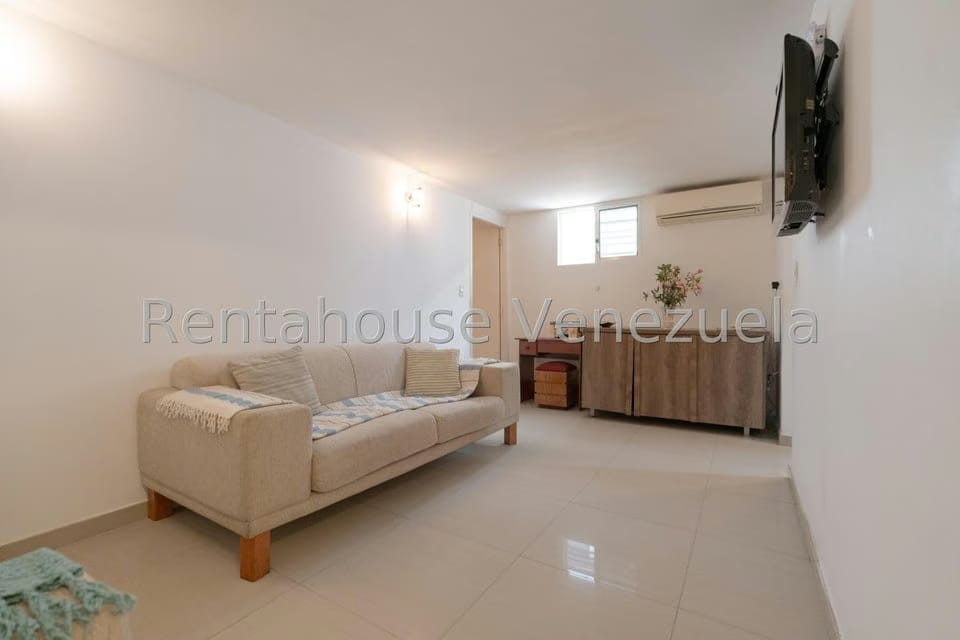 Casa (Duplex) en Venta en Santa Fe Norte, Distrito Metropolitano - 82