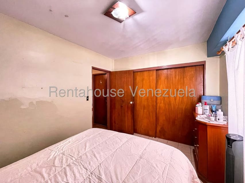 Apartamento (1 Nivel) en Venta en Los Dos Caminos, Distrito Metropolitano - 11