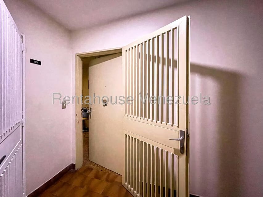 Apartamento (1 Nivel) en Venta en Los Dos Caminos, Distrito Metropolitano - 16