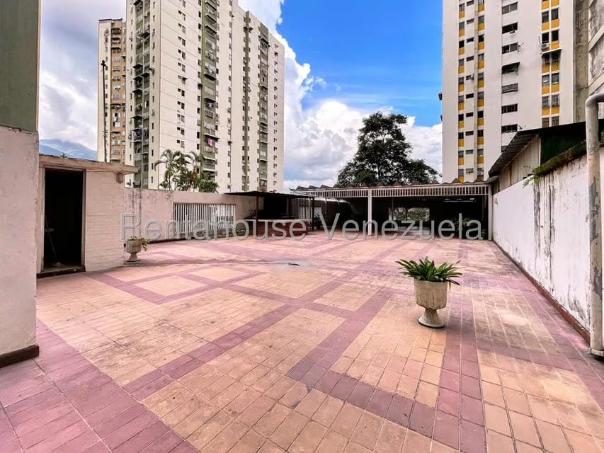 Apartamento (1 Nivel) en Venta en Los Dos Caminos, Distrito Metropolitano - 19