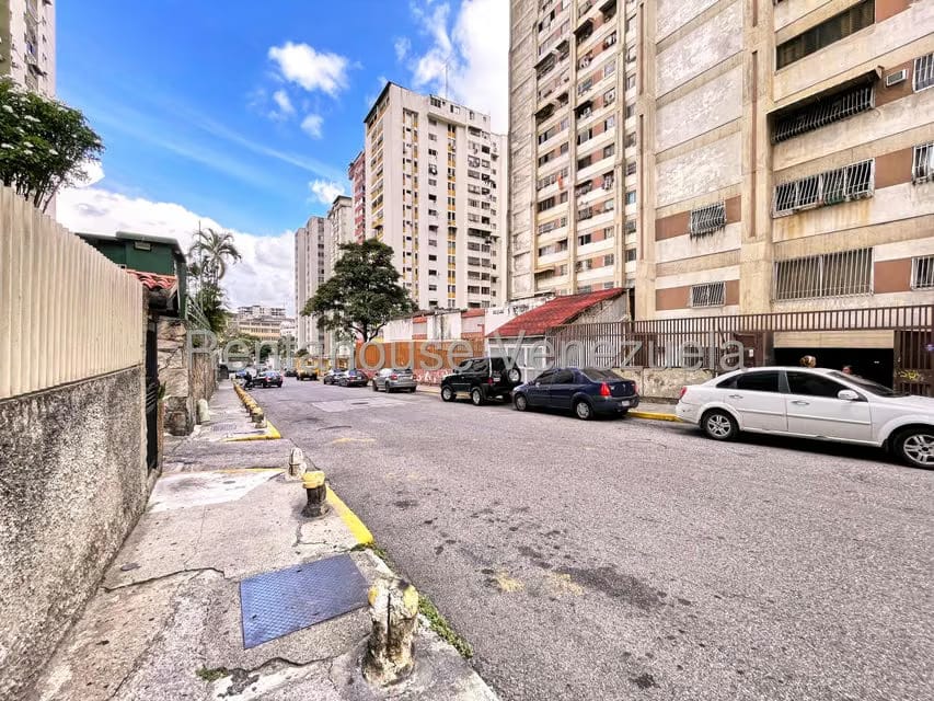 Apartamento (1 Nivel) en Venta en Los Dos Caminos, Distrito Metropolitano - 22