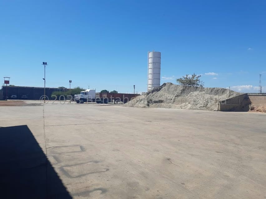 Comercial (Galpon - Deposito) en Alquiler en La N, Zulia - 5