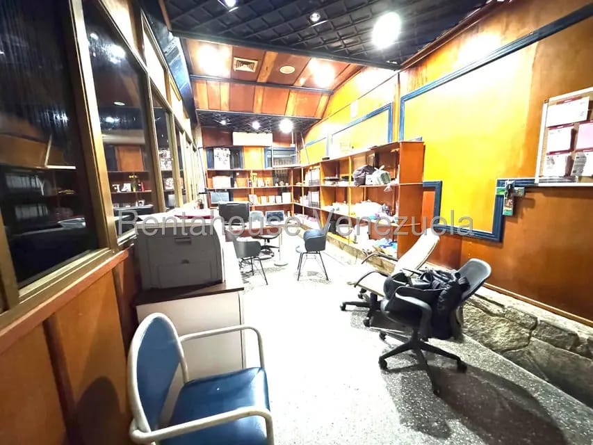 Comercial (Local Comercial) en Alquiler en Parque Central, Distrito Metropolitano - 2