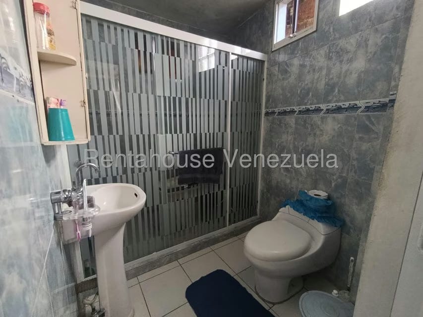Casa (Multipes Niveles) en Venta en Luis Hurtado, Vargas - 26
