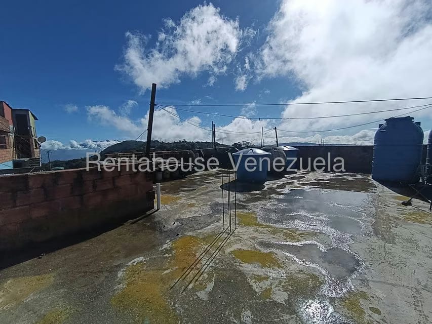 Casa (Multipes Niveles) en Venta en Luis Hurtado, Vargas - 28