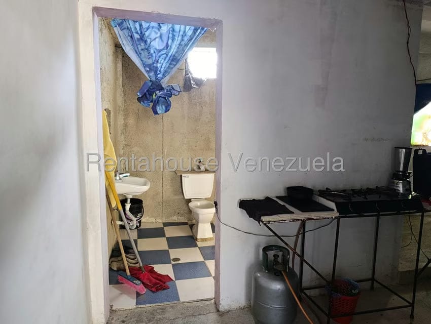 Casa (Multipes Niveles) en Venta en Luis Hurtado, Vargas - 57