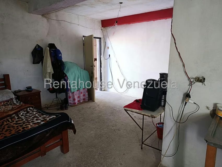 Casa (Multipes Niveles) en Venta en Luis Hurtado, Vargas - 60