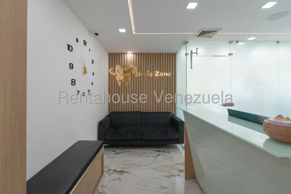 Comercial (Local Comercial) en Alquiler en La Trinidad, Distrito Metropolitano - 2