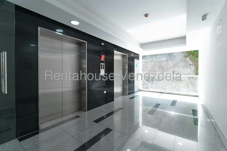 Comercial (Local Comercial) en Alquiler en La Trinidad, Distrito Metropolitano - 16