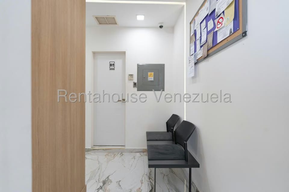 Comercial (Local Comercial) en Alquiler en La Trinidad, Distrito Metropolitano - 18
