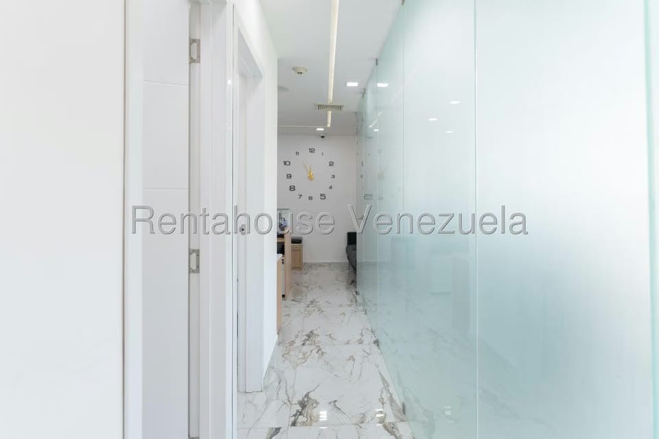 Comercial (Local Comercial) en Alquiler en La Trinidad, Distrito Metropolitano - 8