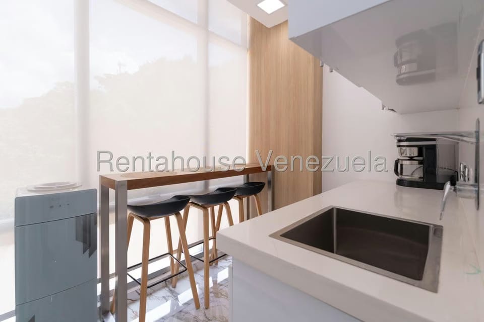 Comercial (Local Comercial) en Alquiler en La Trinidad, Distrito Metropolitano - 9