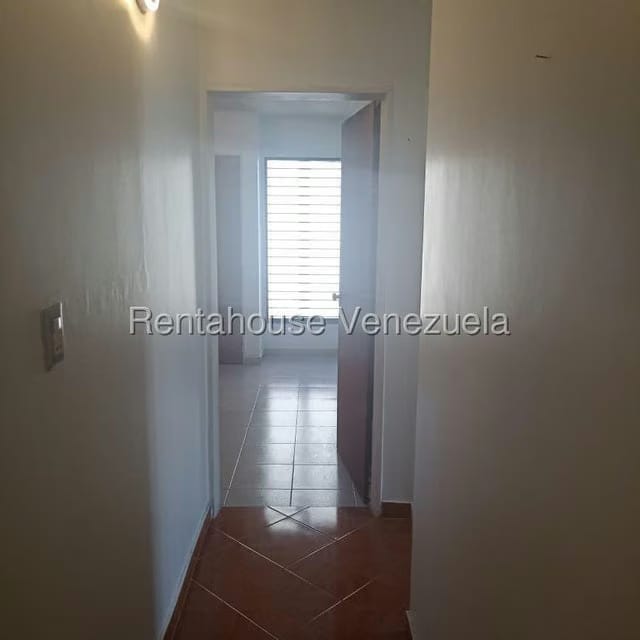 Apartamento (1 Nivel) en Alquiler en La Boyera, Distrito Metropolitano - 11