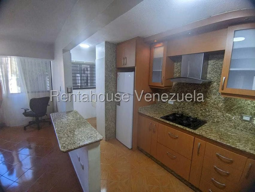Apartamento (1 Nivel) en Alquiler en La Boyera, Distrito Metropolitano - 4