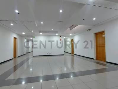 Local en Centro Comercial Regina de la Ciudad de Puerto la Cuz - 4