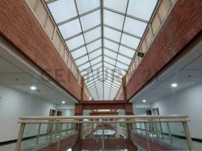 Local en Centro Comercial Regina de la Ciudad de Puerto la Cuz - 5