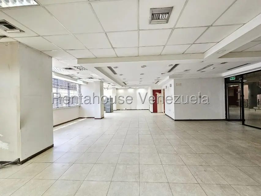 Comercial (Local Comercial) en Alquiler en Guarenas, Miranda - 11