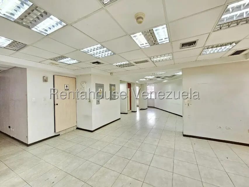 Comercial (Local Comercial) en Alquiler en Guarenas, Miranda - 14