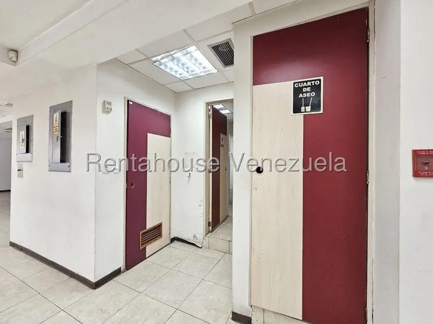 Comercial (Local Comercial) en Alquiler en Guarenas, Miranda - 16