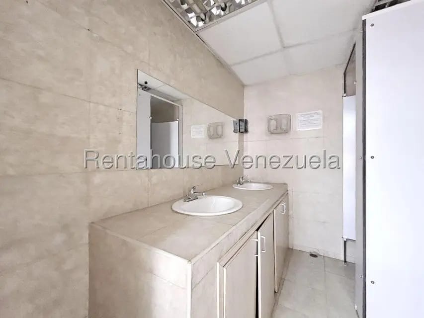 Comercial (Local Comercial) en Alquiler en Guarenas, Miranda - 23