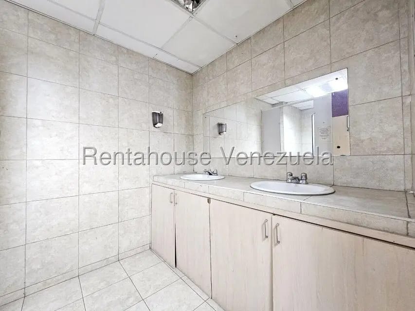 Comercial (Local Comercial) en Alquiler en Guarenas, Miranda - 25