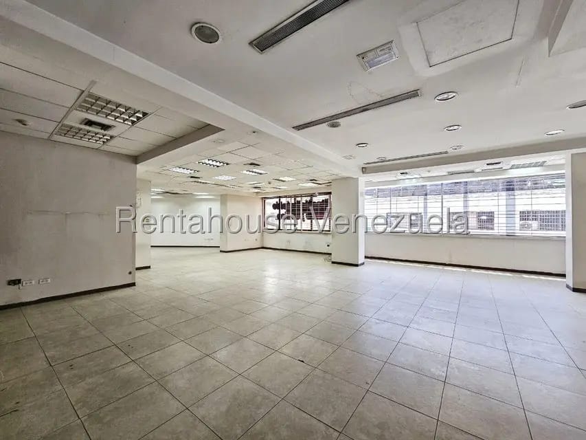 Comercial (Local Comercial) en Alquiler en Guarenas, Miranda - 9