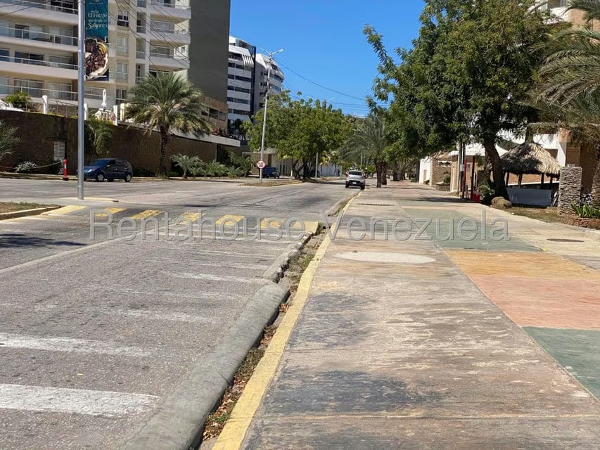 Terreno (Comercial) en Venta en Maneiro, Nueva Esparta - 13