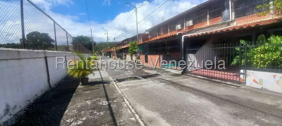 Casa (Duplex) en Venta en Valle Arriba, Miranda - 38