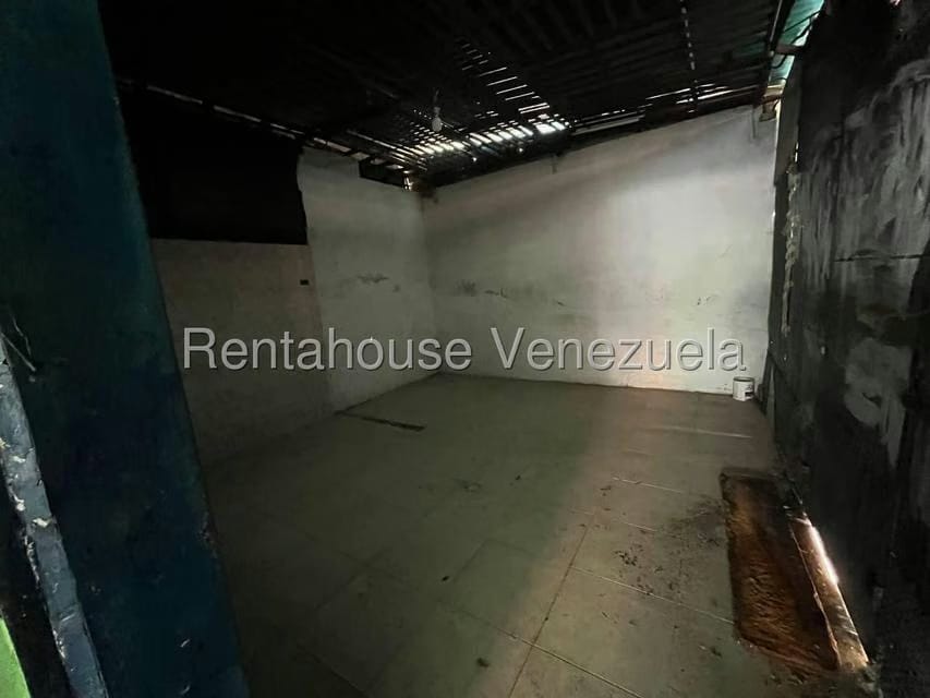 Comercial (Local Comercial) en Alquiler en Avenida Bolivar, Aragua - 3