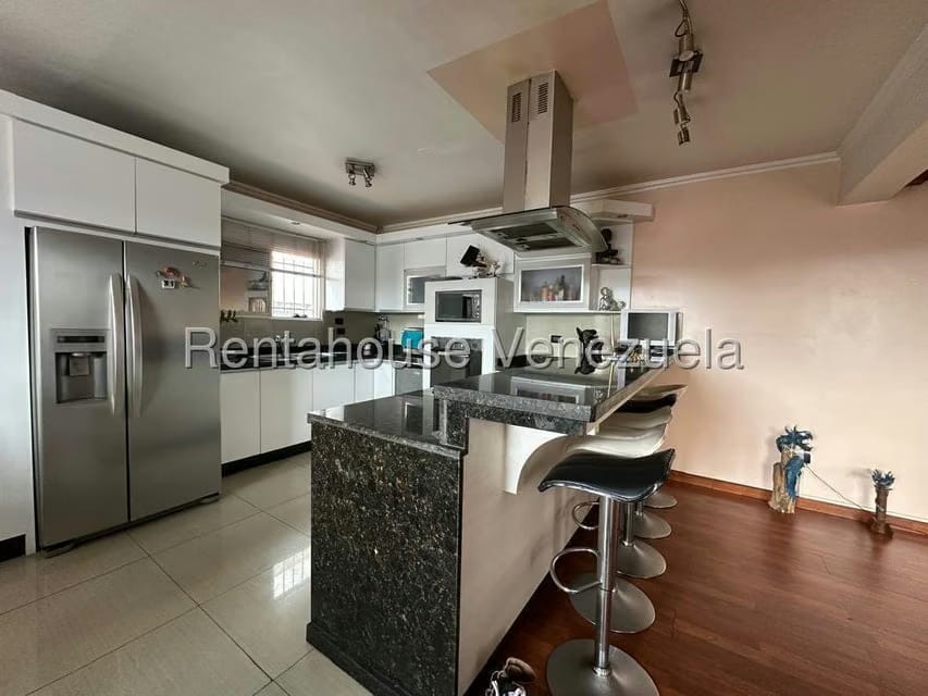 Casa (Multipes Niveles) en Venta en Colinas de Los Chaguaramos, Distrito Metropolitano