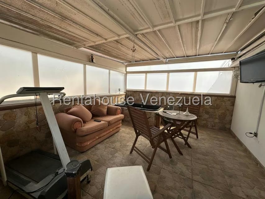 Casa (Multipes Niveles) en Venta en Colinas de Los Chaguaramos, Distrito Metropolitano - 16